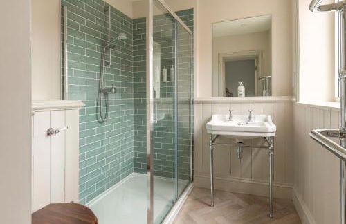 West Gables - Photo 18