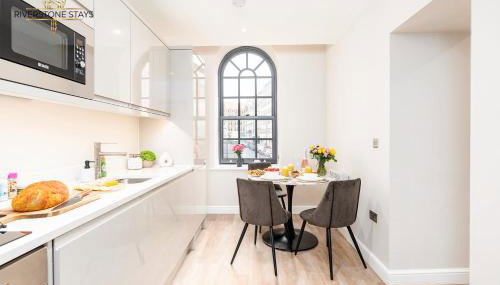 King Size Bed, City Centre, Long Stay Offers, Fast Wifi, Fully Equipped Kitchen, Dedicated Work Place - Foto 4