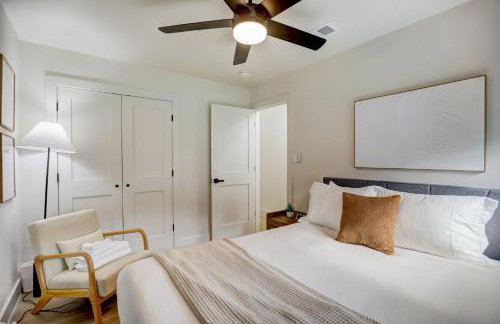 Custom Designer Home. Sleeps 9. Close to domain Q2 - Foto 26