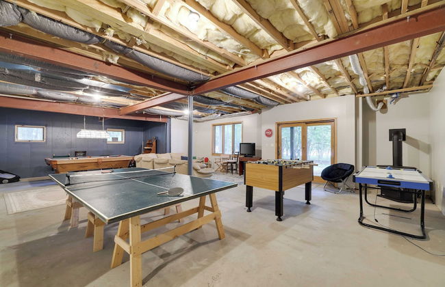 Elk Hollow by Avantstay Lakefront Chalet w/ Game Room & Fire Pit - Photo 6