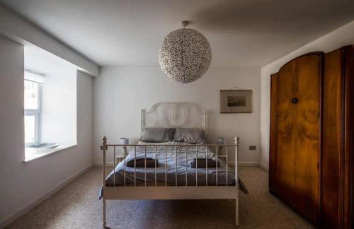 Spacious 2 Bedroom Apartment near Seafront - Photo 4