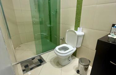 House with four suites with pool and garage - Foto 18