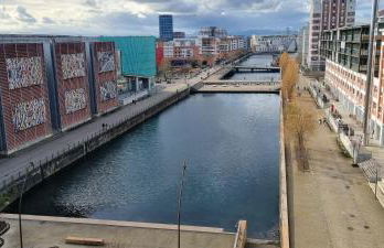 BEL APPARTEMENT MODERNE avec TERRASSE AC CLIMATISATION PARKING with additionnal fees - Foto 25