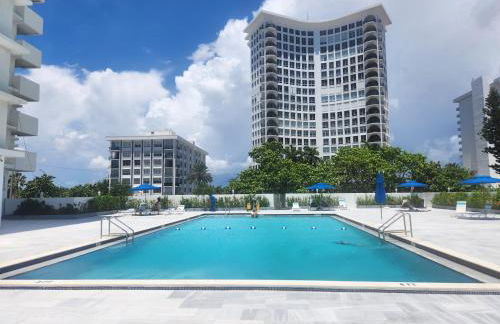 Entire Beach Front Condo w/ pool Amazing view 4pax - Photo 17