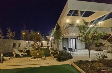 Chalet con piscina y jardín, no fumadores ni fiestas - Foto 6