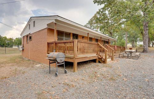 Bring Your Boat! Greers Ferry Lake Home with Slip - Foto 3