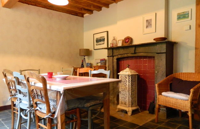 Regional House With Exposed Timber Frame Elements Full of Authenticity and Charm in a Green Area - Photo 18