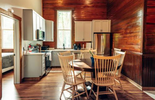 Corton Lodge on the Elk River - Riverview Suite - Foto 17