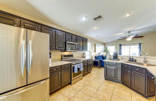 4 Mi to Luke AFB Family Home with Pool and Hot Tub - Foto 7