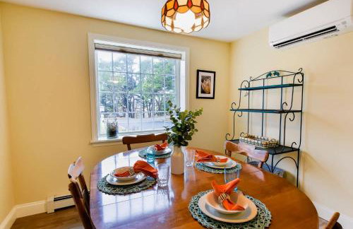 Sunroom Mins to Beaches Views of Marsh - Foto 12