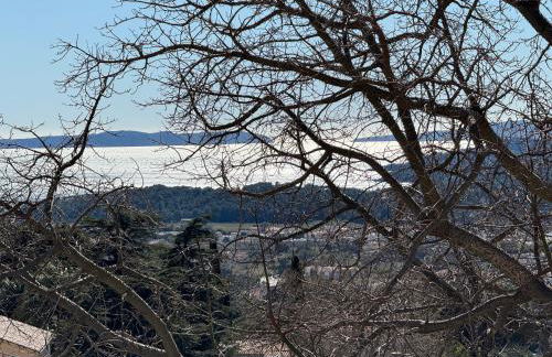 Studio le Nid, vue mer, village et collines avec terrasse - Foto 7