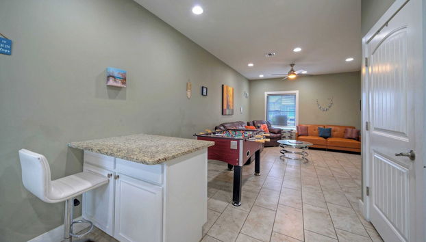 Ridley Retreat Community Pool, Mins to the Beach Corpus Christi + Port A - Foto 4, Innenbereich