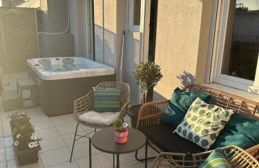 Hot tub with Acropolis view 1 minute from METRO TRAIN - Foto 55