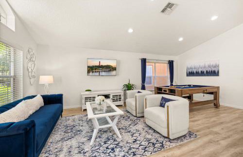 654- Newly Renovated Fabulous 4-Bedroom Pool Home in Watersong Resort, Game Room, Theater Room and More - Foto 16