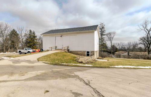 Historic Brookfield Farm Home about 14 Mi to Milwaukee - Foto 34