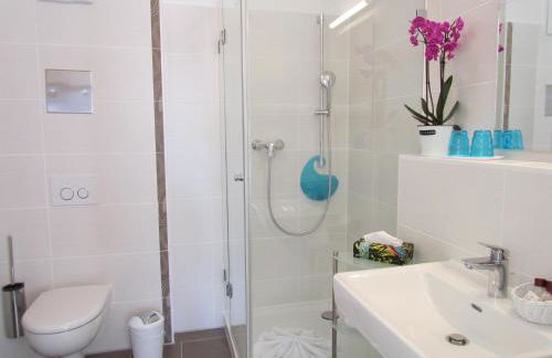 AMENITY-Garden-Apartments - Photo 11