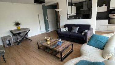 Appart spacieux 6 pers proche centre ville et gare Laval - Parking privé securisé - Photo 5