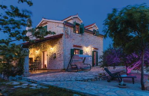 Three-Bedroom Holiday Home In Lozovac - Foto 8