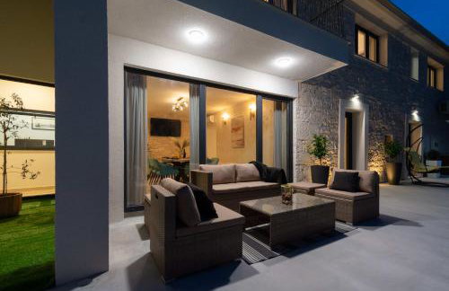 Designer Villa Simone - Modern & Heritage Style with Office - Foto 77