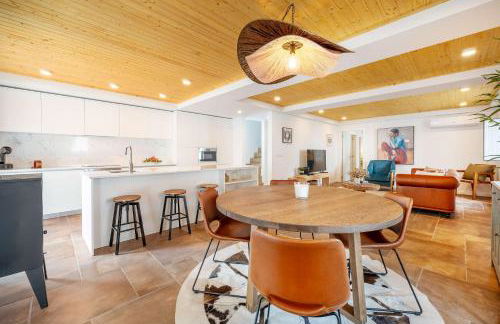 Vila Amorim - Stylish 4BR Home with Jacuzzi - Foto 16