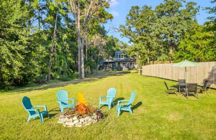 Flint Palestine Lakefront Retreat Firepit BBQ - Foto 44