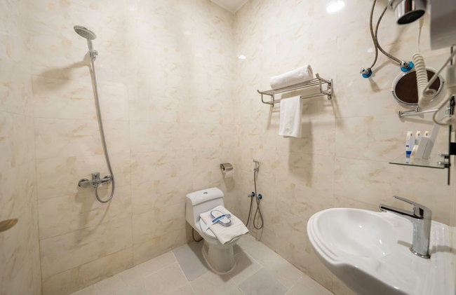 Al Qasr Hotel Suites - Al Iskan District - Photo 12