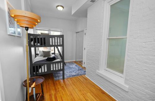 Modern 4BR Unit with Free Parking Near University of Illinois Chicago and Medical District - Foto 25