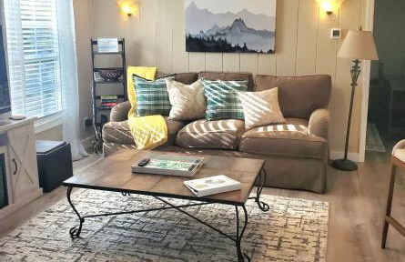 Cheerful Cozy Cottage 2 bedroom 1bath - Photo 3