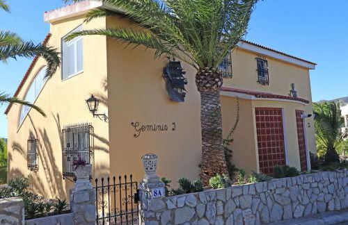 Holiday Home Casa Geminis 1 mit Garten und Meerblick by Interhome - Photo 1