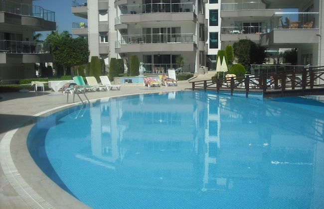 Spacious 2 Bed 2 Bath Home in one of Side's Most Popular Communities - Foto 21