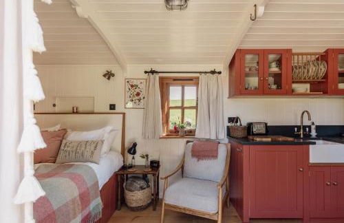 Spindleberry Hut - Photo 4