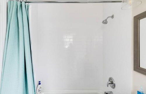 RVA Cottage Cozy & Spacious Near Downtown - Foto 32