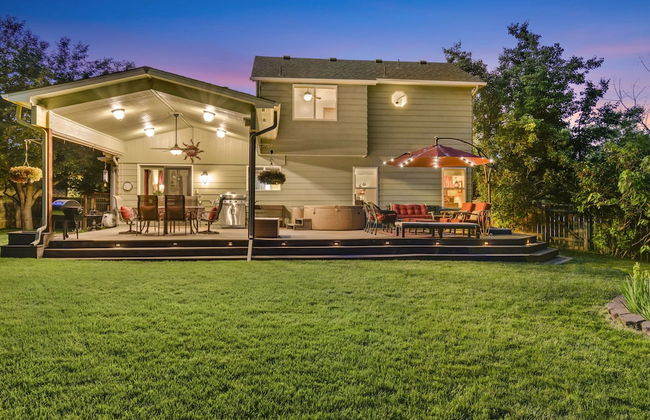 Parkside Gardens | Shady Private Yard W/ Hot Tub! - Foto 57