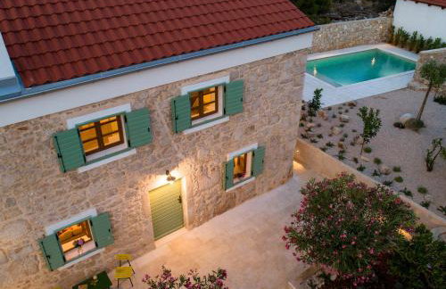 BRAND NEW Stone house MARCELA, 3 double bedrooms, pool - Foto 31