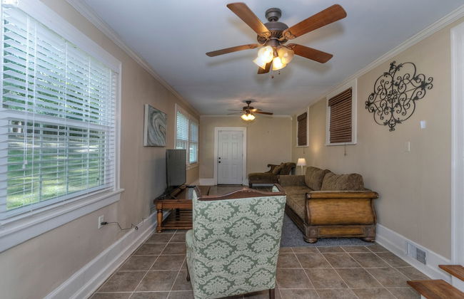 Pool Near Fort Moore Our White House - Foto 18