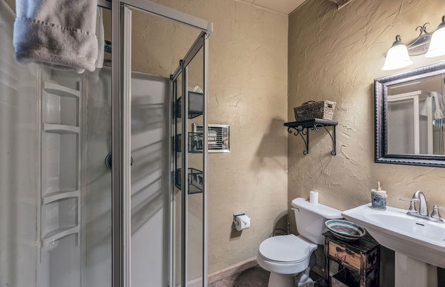 Neeley Mountain House by Ruidoso Vacation Rentals - Photo 6