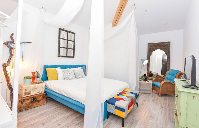 Parliament & River View Apartments - Photo 38