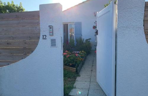 PETIT STUDIO de L'ERMITAGE - Foto 33