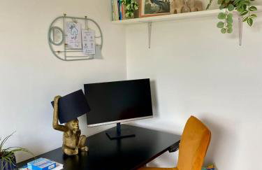 Boutique Brick Lane 2-Bed, Colourful City Vibes - Foto 34