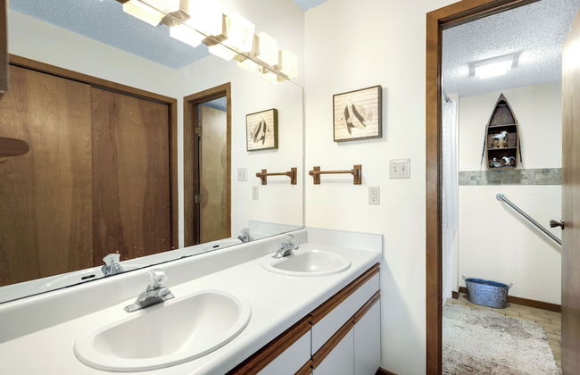 Lake Getaway - Photo 18