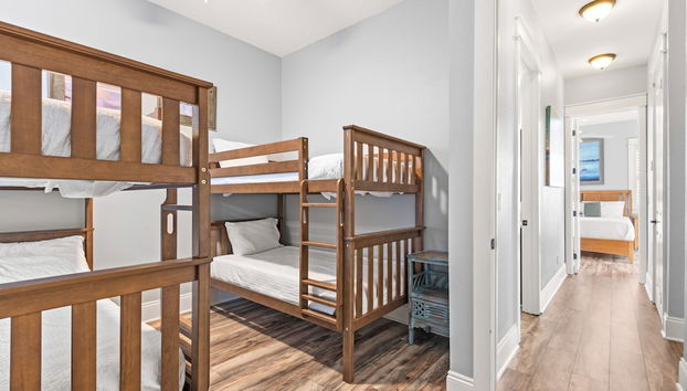 Steps From Pool - Minutes to Beach in Blue Mountain - Foto 5, Quarto