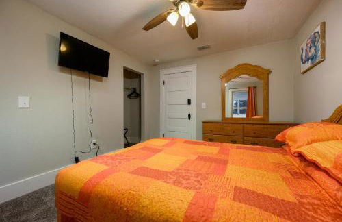 Promise Land Manor Historic home lake access, near parks and venues - Foto 33