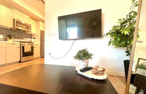Heart of Hollywood - Walk of Fame Studio - 1bd or 2bd with View - Free parking - Balcony - Wifi - Rooftop - Gym - Upscale amenities - Foto 12