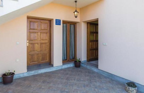 Two-Bedroom Apartment In Porec - Photo 4