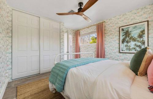 Whimsical Oasis Retreat by Rather Be Properties - Foto 53