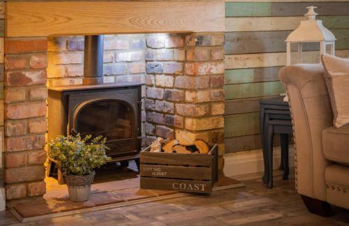 Den of Joy Humberston Fitties sleeps 6,hot tub,log burner - Foto 9