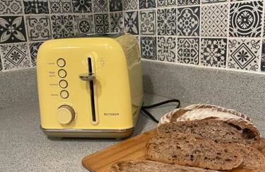 Upscale, Brand New, Full Kitchen, 2-Bedroom Apt - Foto 11