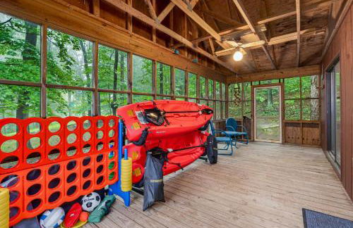 River Cabin w Hot Tub, Screened Porch & Fire Pit - Photo 28