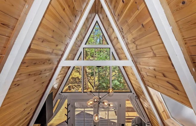Acute A-frame Cabin w WiFi - Foto 17