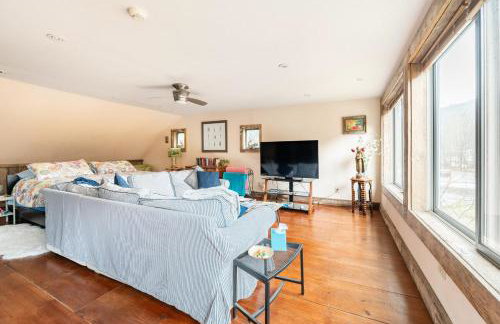 Luxurious sky loft with giant soaker tub, steam room, views - Foto 37